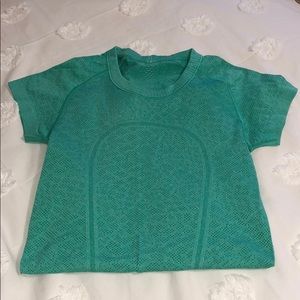 lululemon shirt size 2